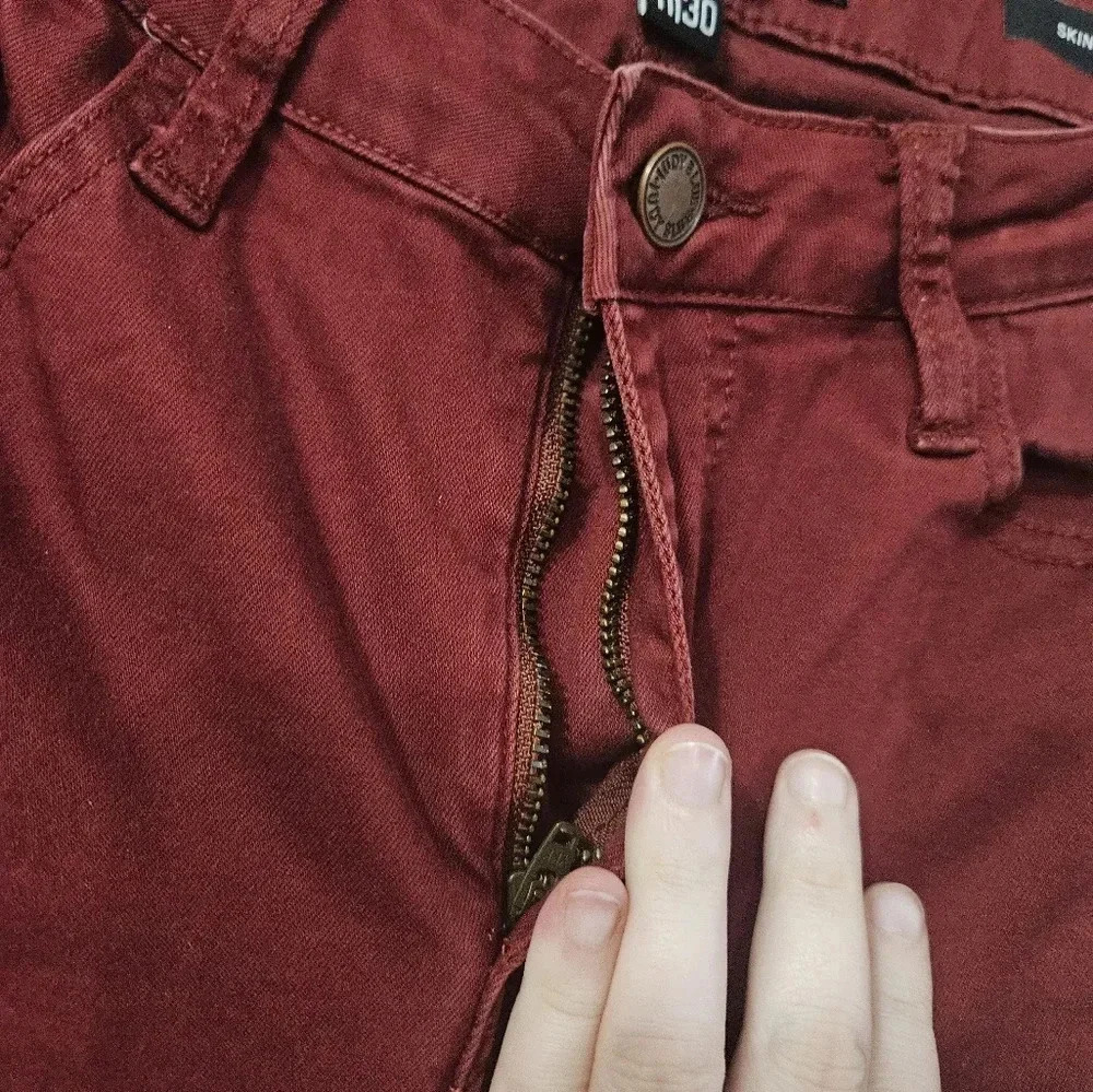 Judy blue maroon skinny jeans! - Picture 4 of 10